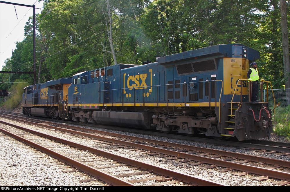 CSX 86 waits for traffic to back into yard.